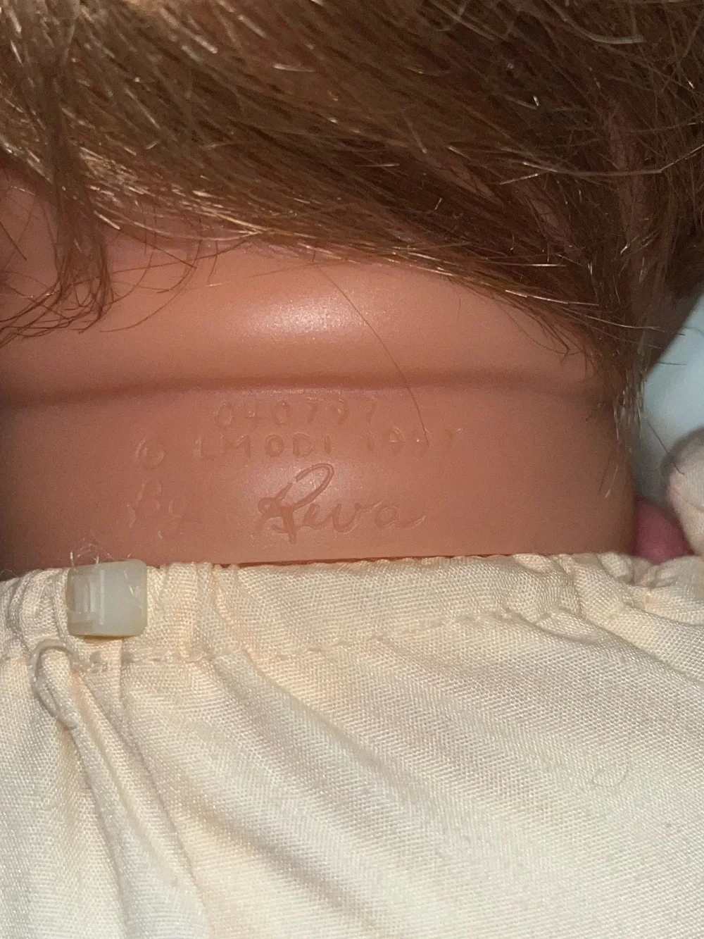 1997 Lee Middleton Doll